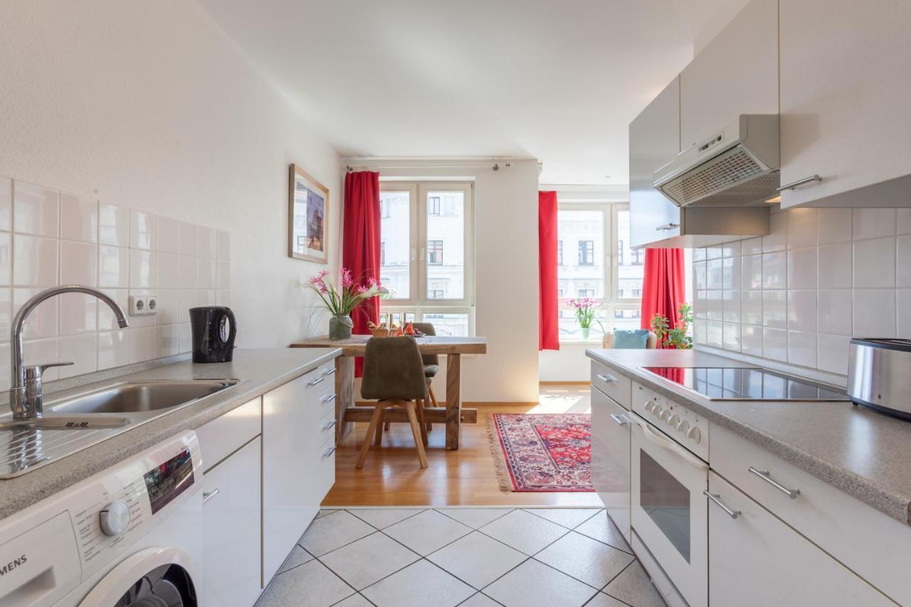 Schoenes In Downtown Mitte Mit Balkon Appartement Berlijn